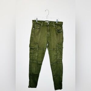 Zara Men's Relaxed Fit Cargo Jeans in Olive